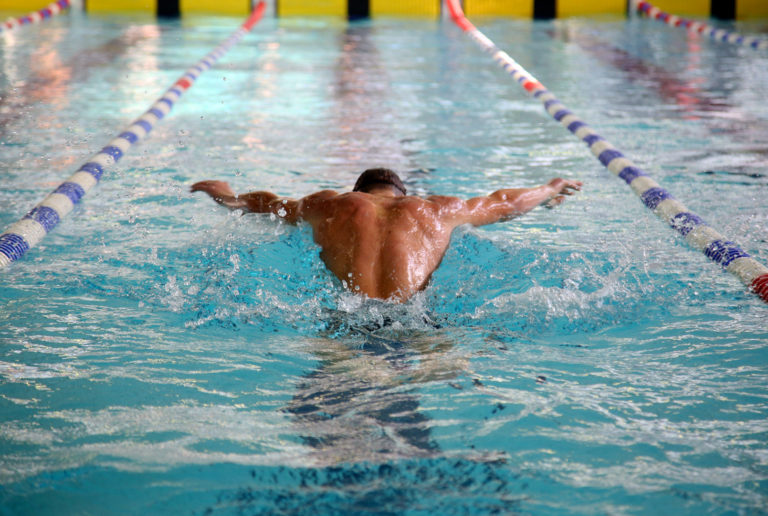 La natation, nouvelle tendance sportive des grands et petits